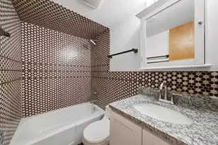 1473 E Park Pl, Chicago, IL 60637 - Photo 32