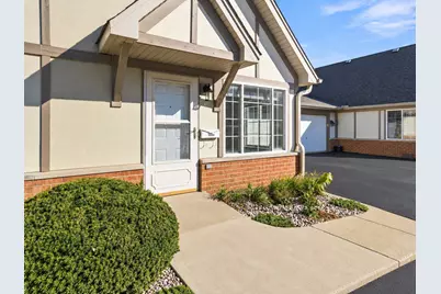1684 Willow Circle Drive #1684, Crest Hill, IL 60403 - Photo 2