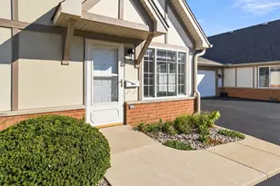 1684 Willow Cir Dr, Crest Hill, IL 60403 - Photo 2