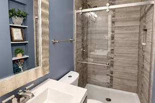 365 Marquette Ave, Calumet City, IL 60409 - Photo 10