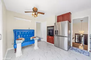 115 W King George Ct, Palatine, IL 60067 - Photo 8