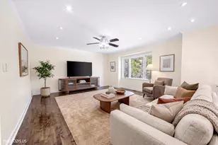 115 W King George Ct, Palatine, IL 60067 - Photo 2