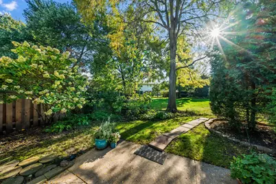12 Robin Hood Lane, Northfield, IL 60093 - Photo 16