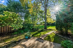 12 Robin Hood Ln, Northfield, IL 60093 - Photo 16