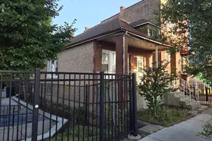 10554 S Ave L St, Chicago, IL 60617 - Photo 2