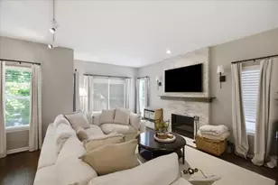 946 N Racine Ave, Chicago, IL 60642 - Photo 4
