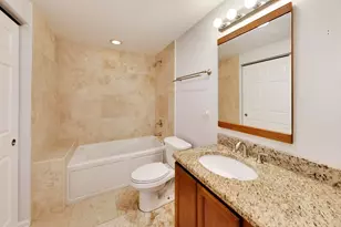 1340 W Greenleaf Ave, Chicago, IL 60626 - Photo 16