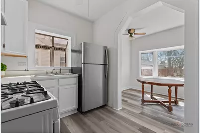 403 E Park Street, Mundelein, IL 60060 - Photo 6