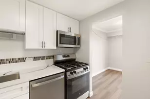 1460 Fairlane Dr, Schaumburg, IL 60193 - Photo 6