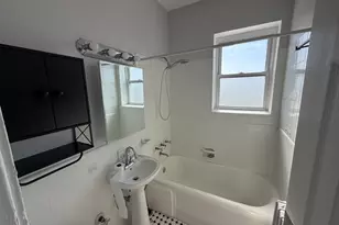 6930 N Greenview Ave, Chicago, IL 60626 - Photo 6