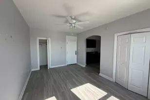 6930 N Greenview Ave, Chicago, IL 60626 - Photo 2