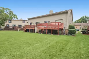 18584 Meadow Ln, Hazel Crest, IL 60429 - Photo 2