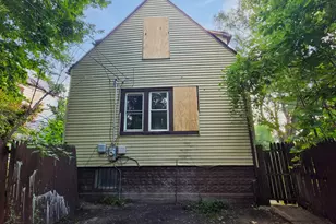 11936 S Prairie Ave, Chicago, IL 60628 - Photo 2
