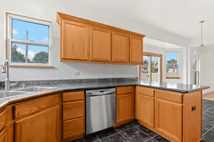 8542 Latrobe Ave, Burbank, IL 60459 - Photo 10