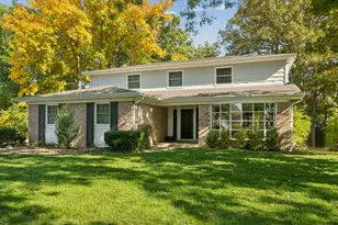 1745 E Summit Ct, Deerfield, IL 60015 - Photo 1