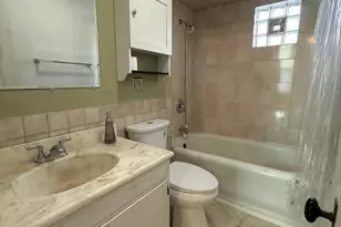 2233 N Sawyer Ave, Chicago, IL 60647 - Photo 24