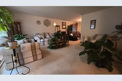 411 N Illinois Avenue, Glenwood, IL 60425 - Photo 4