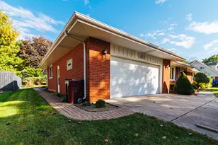 604 Tana Ln, Joliet, IL 60435 - Photo 2