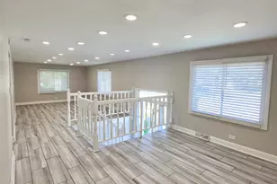 10301 Minnick Ave, Oak Lawn, IL 60453 - Photo 10