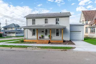801 N 3rd St, Savanna, IL 61074 - Photo 1