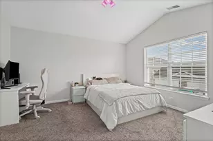 204 Belle Vue Ct, Sugar Grove, IL 60554 - Photo 16