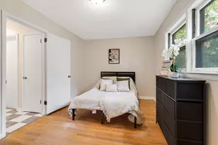 7935 S East End Ave, Chicago, IL 60617 - Photo 6