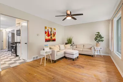 7935 S East End Avenue, Chicago, IL 60617 - Photo 4