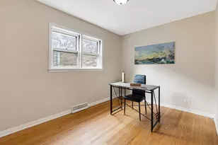 7935 S East End Ave, Chicago, IL 60617 - Photo 8