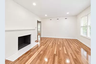 1125 Wadsworth Avenue, North Chicago, IL 60064 - Photo 4