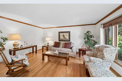 808 Lyndhurst Court, Naperville, IL 60563 - Photo 8