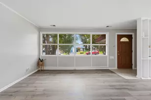 327 Marquette St, Park Forest, IL 60466 - Photo 8
