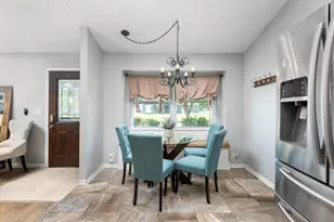 417 Travelaire Ave, Naperville, IL 60565 - Photo 8