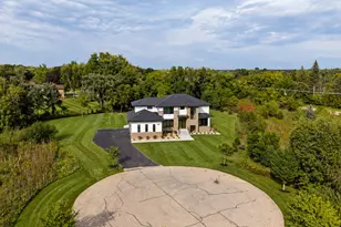 23589 N Owl Ct, Lake Barrington, IL 60010 - Photo 2