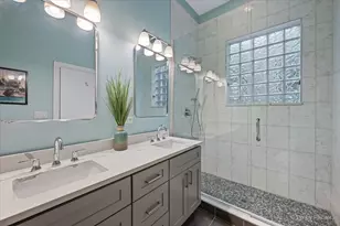 3418 W Foster Ave, Chicago, IL 60625 - Photo 14
