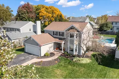 926 E Stone Creek Circle, Crystal Lake, IL 60014 - Photo 2