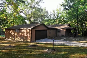 2742 Farthing Rd, Odin, IL 62870 - Photo 2