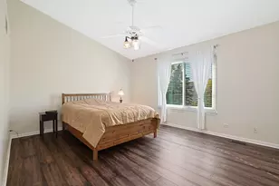 935 Concord Cir, Mundelein, IL 60060 - Photo 16