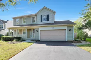 935 Concord Cir, Mundelein, IL 60060 - Photo 2