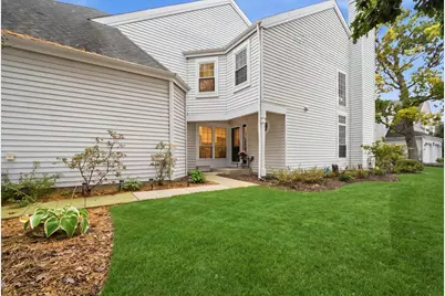 290 Oak Bluff Court, Wauconda, IL 60084 - Photo 2