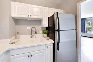 3600 N Lake Shore Dr, Chicago, IL 60613 - Photo 6