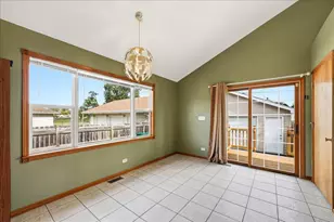 1218 Wilcox St, Joliet, IL 60435 - Photo 8