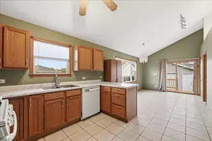 1218 Wilcox St, Joliet, IL 60435 - Photo 6