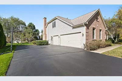 1646 Flagstone Drive, Crystal Lake, IL 60014 - Photo 2