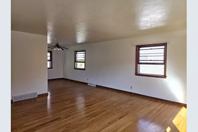 204 Warren Avenue, Rockford, IL 61107 - Photo 4