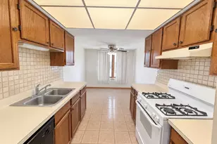 4009 W 93rd Pl, Oak Lawn, IL 60453 - Photo 6