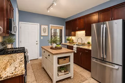 810 W Lakeside Place #107, Chicago, IL 60640 - Photo 12