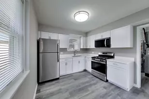 902 E Rockland Rd, Libertyville, IL 60048 - Photo 8