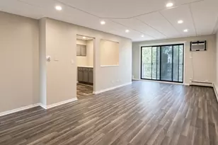 113 Gregory St, Aurora, IL 60504 - Photo 2