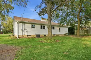 732 1st St, Crete, IL 60417 - Photo 16
