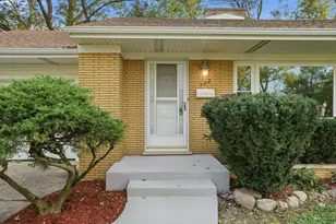 732 1st St, Crete, IL 60417 - Photo 2